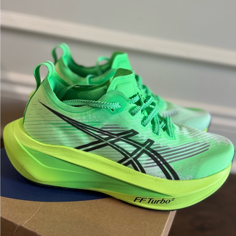 Asics Megablast Women’s 6.5 w/box - Picture 2 of 10